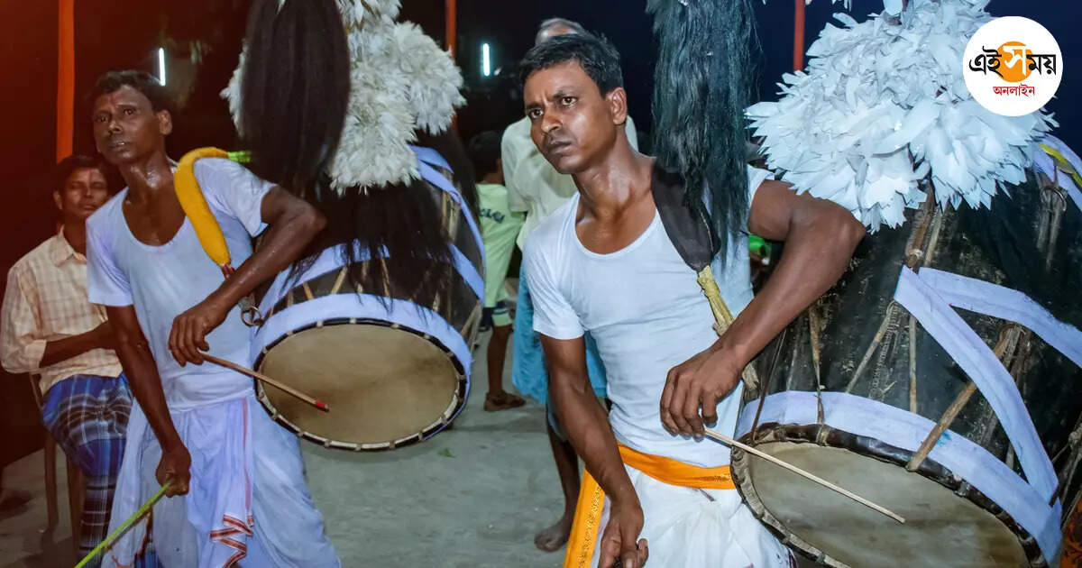 Durga Puja Dhaki,দুর্গাপুজোর ঢাকের বোল ফেরাল হারানো ছেলেকে – birbhum mallarpur missing youth found his village dhaki at shantipur local train after two years