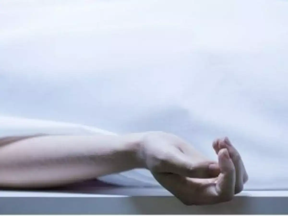 மதுரையில் கொடூரம்: திருமணத்தை மீறிய தகாத உறவு.. அடுத்தடுத்து தற்கொலை செய்து கொண்ட ரயில்வே காவலர்கள்! 