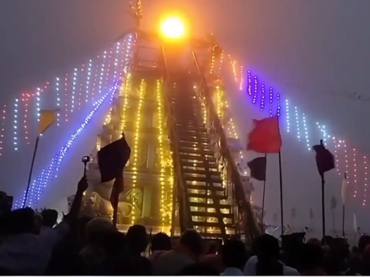 சேலம் ஏற்காடு அண்ணாமலையார் கோவில்...மலை உச்சியில் ஏற்றப்பட்ட கார்த்திகை தீபம்! 