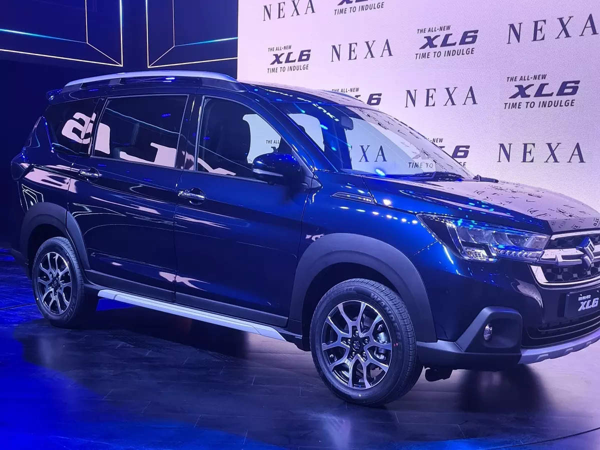 Maruti XL6 Gets Dual Tone Modified Interiors - Check It All Out