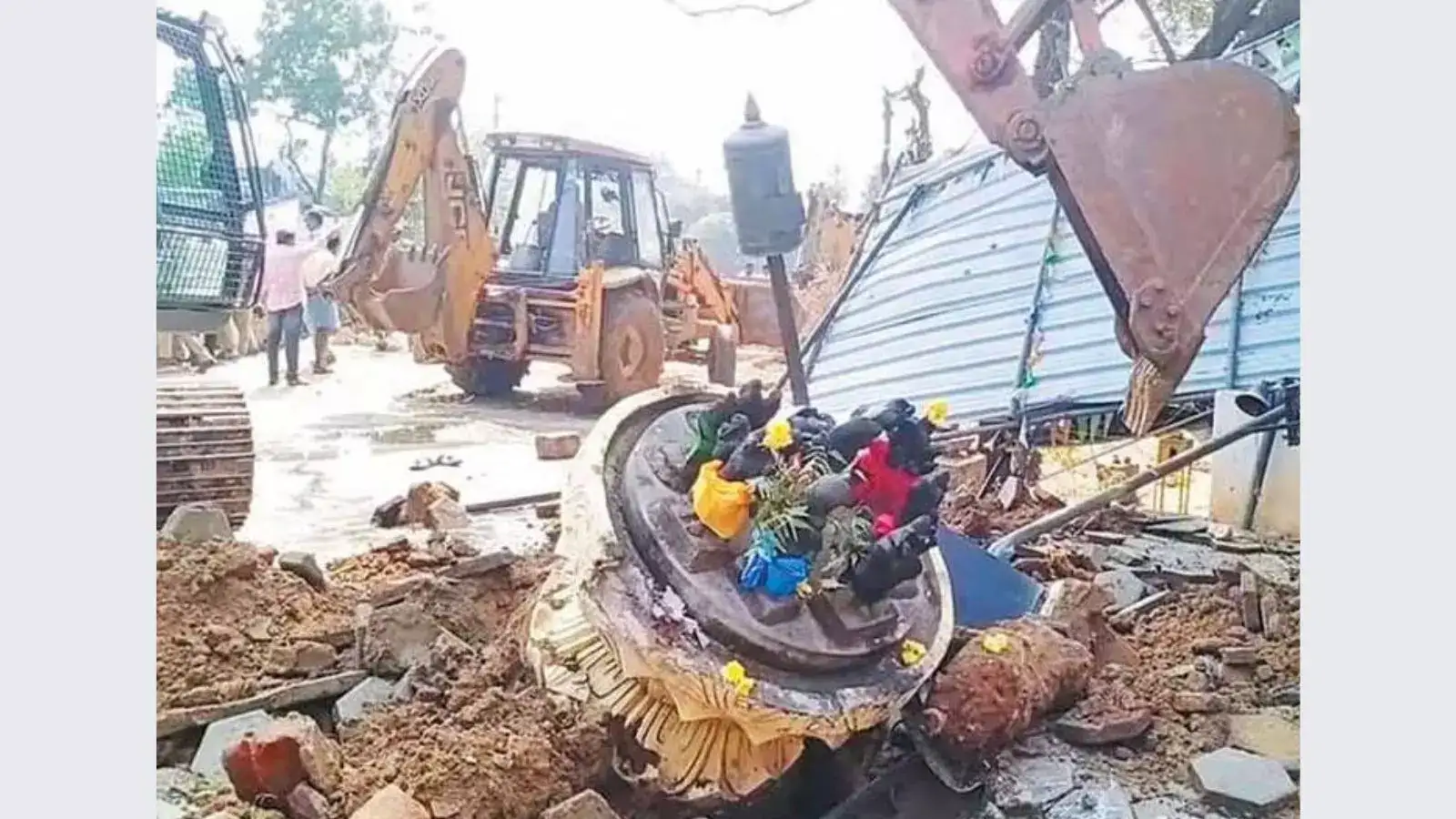 பூர்வகுடிகளிடமிருந்து நிலத்தை பறிப்பது தான் சமூக நீதியா? திருவேற்காட்டில் என்ன நடக்கிறது? சீமான் கேள்வி! 