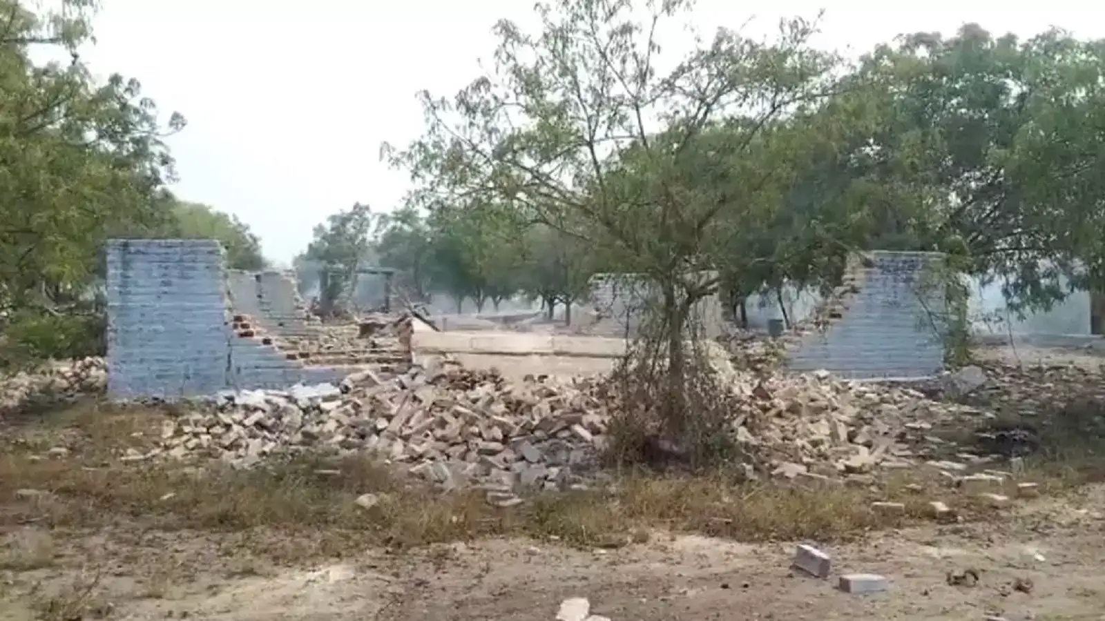 சிவகாசி வெடி விபத்தில் 10 பேர் பலி.. பட்டாசு ஆலையின் உரிமம் ரத்து! 