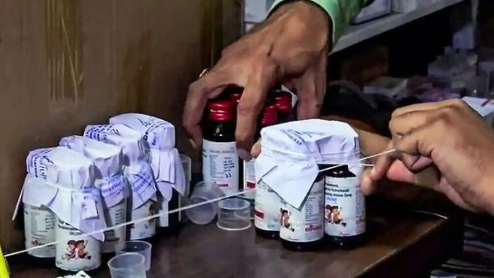 கோல்ட்ரிஃப் இருமல் சிரப்..22 குழந்தைகள் மரணம்.. மருந்து விஷமாக மாறியது எப்படி -அதிர்ச்சி தகவல்! 