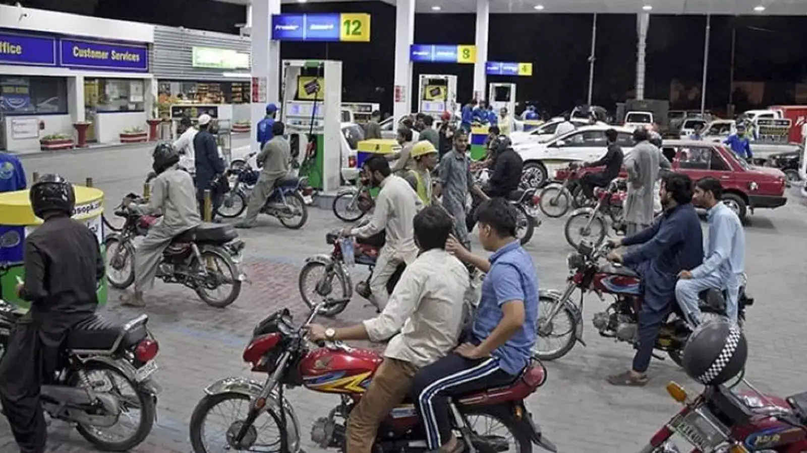 வண்டிக்கு பெட்ரோல் போட்டாச்சா? இன்றைய பெட்ரோல் - டீசல் விலை! 