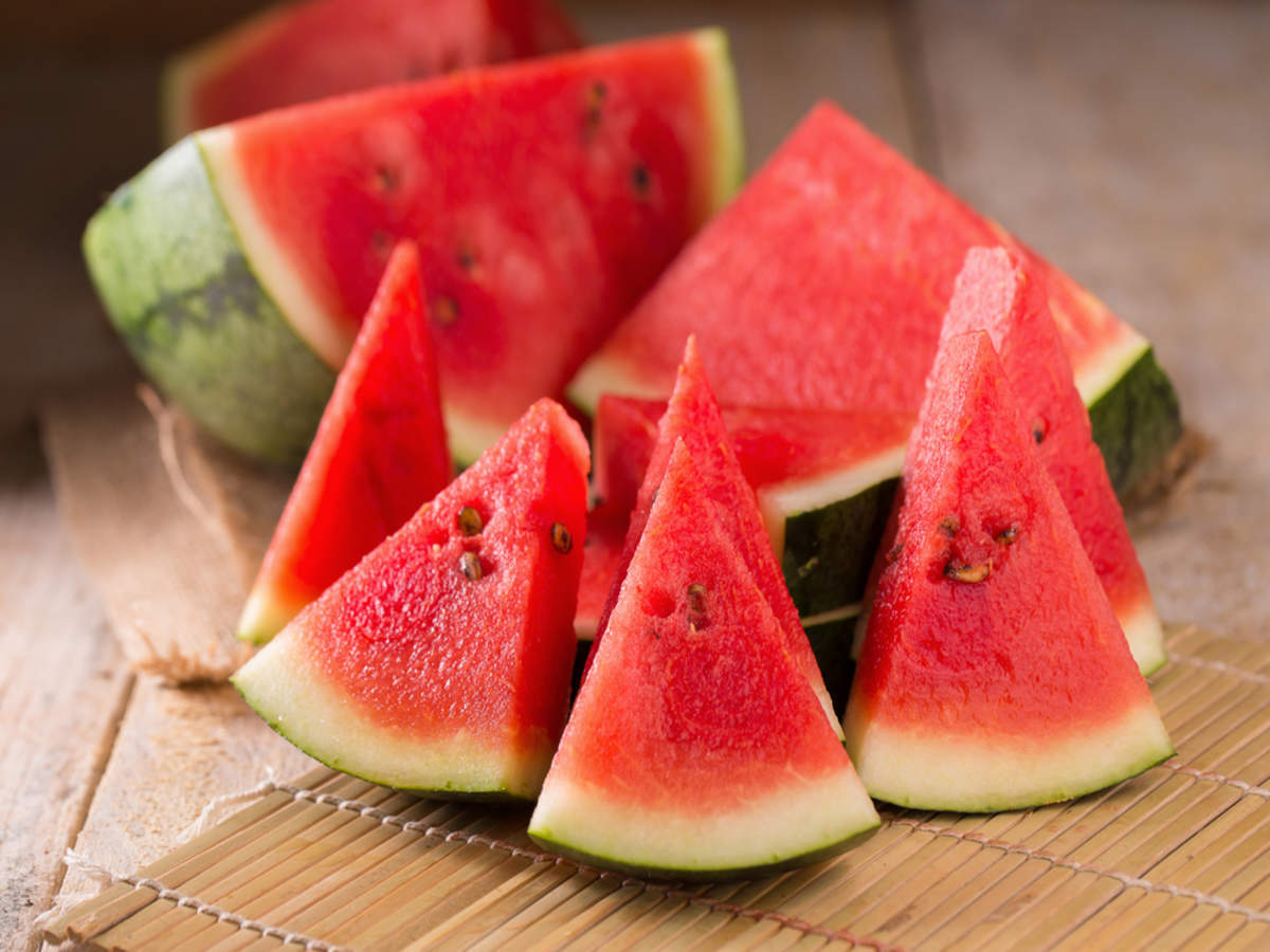 तरबूज,मात्र 7 दिनों में तरबूज खाकर ऐसे घटाएं वजन - watermelon diet lose weight with watermelon help lose belly fat - Navbharat Times