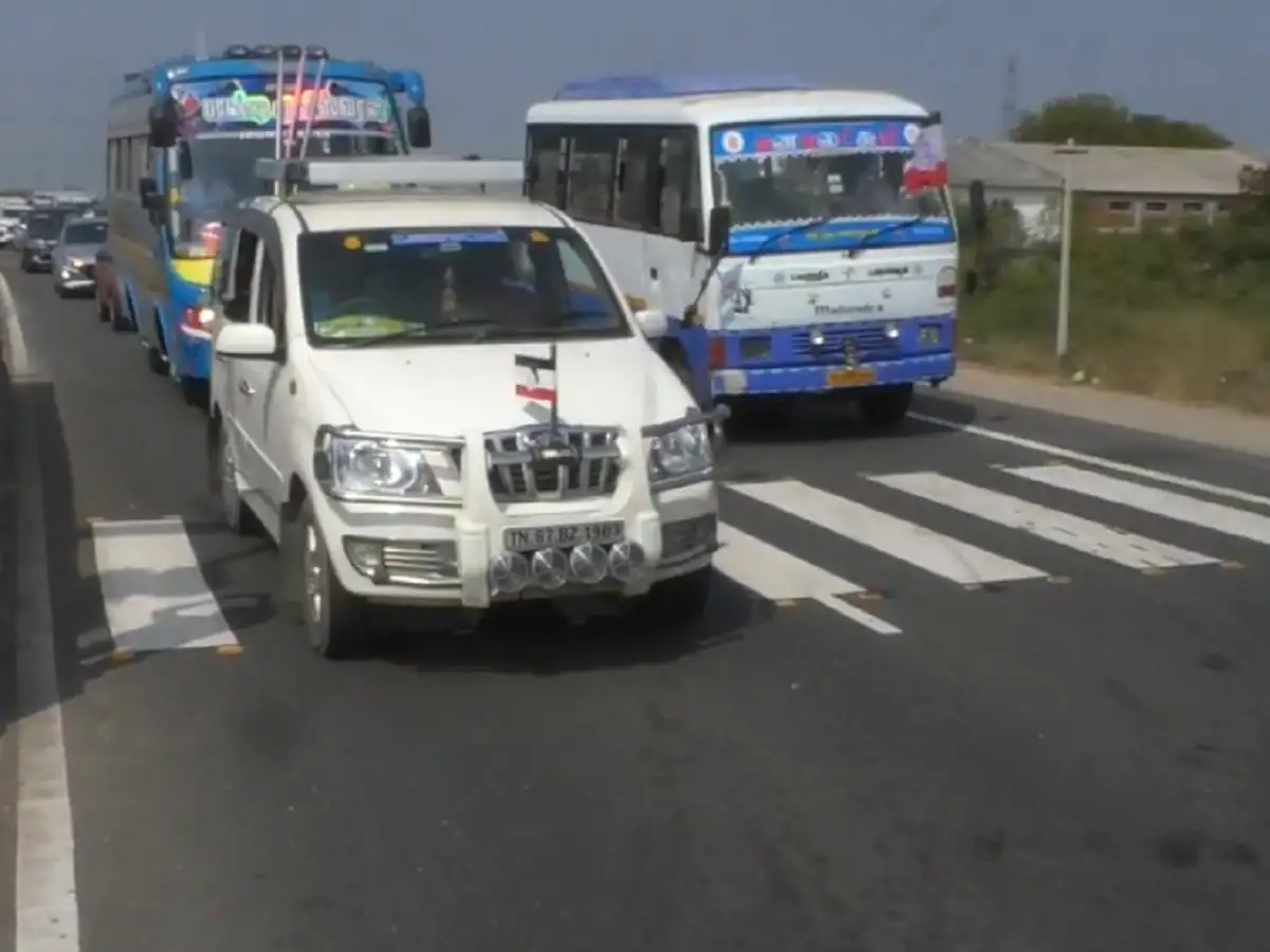 விருதுநகர் தேசிய நெடுஞ்சாலையில் அமமுக சார்பில் வாகன பேரணி...!! 