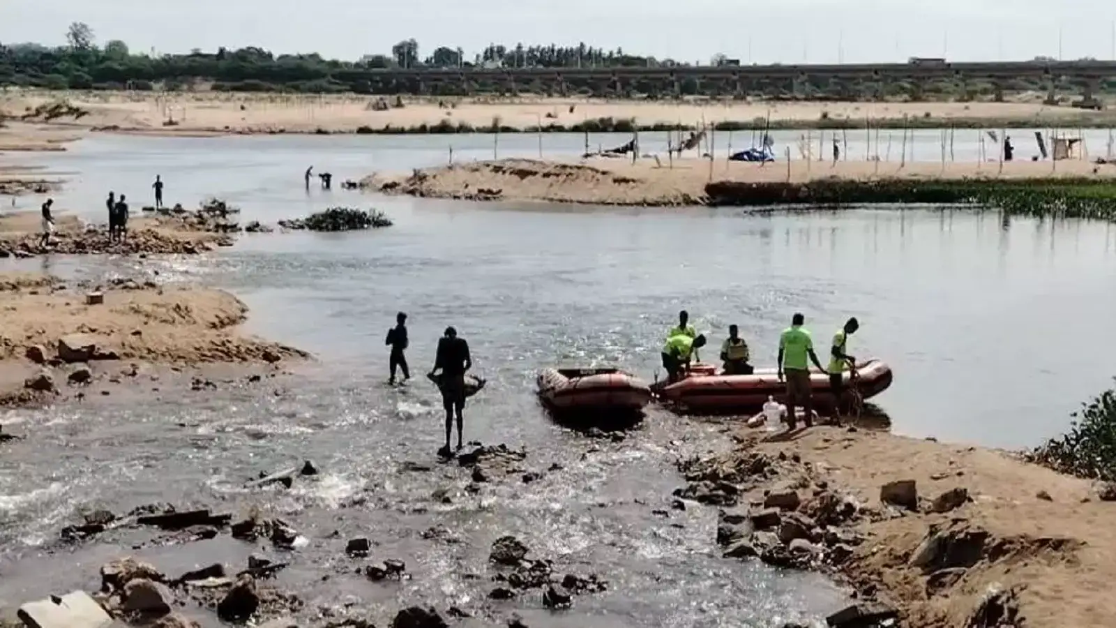 கொள்ளிடம் ஆற்றில் மாயமான சிறுவன் சடலமாக மீட்பு - திருச்சியில் அதிர்ச்சி! 