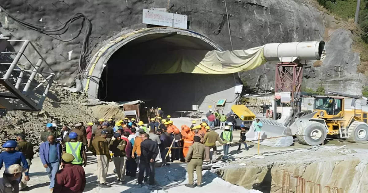 Silkyara Tunnel: Seeing the scene inside the tunnel, people left work and ran outside, panic among other workers engaged in rescue.