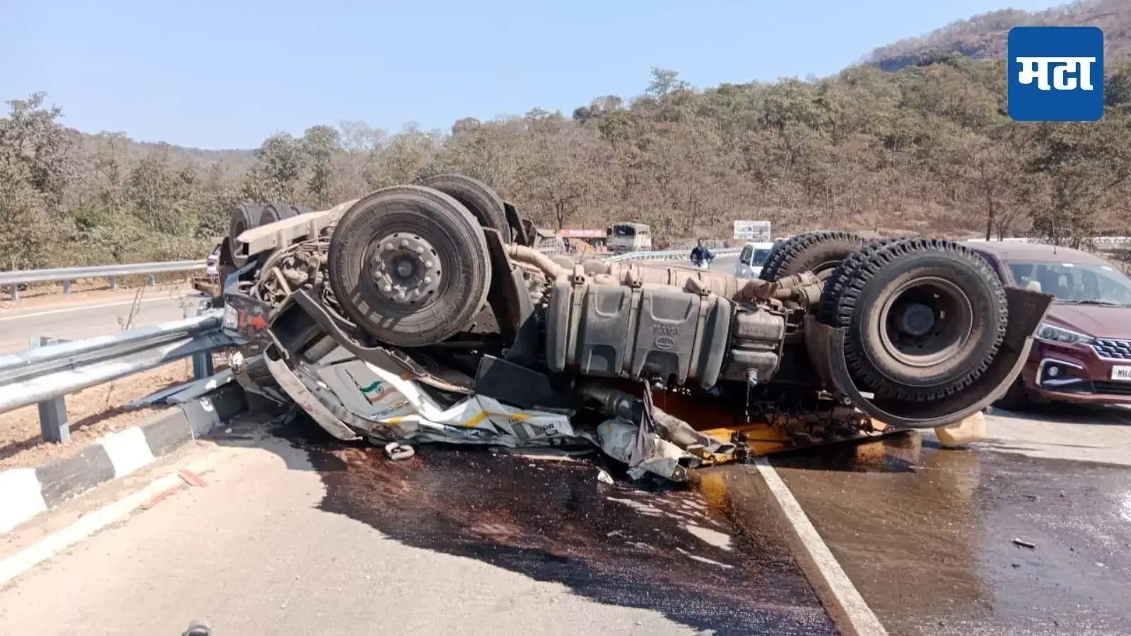 मुंबई-गोवा महामार्गाला अपघाताचे ग्रहण! पुन्हा एक दुर्घटना, ट्रेलर दुभाजकाला धडकला अन् अनर्थ घडला मुंबई-गोवा महामार्गाला अपघाताचे ग्रहण! पुन्हा एक दुर्घटना, ट्रेलर दुभाजकाला धडकला अन् अनर्थ घडला