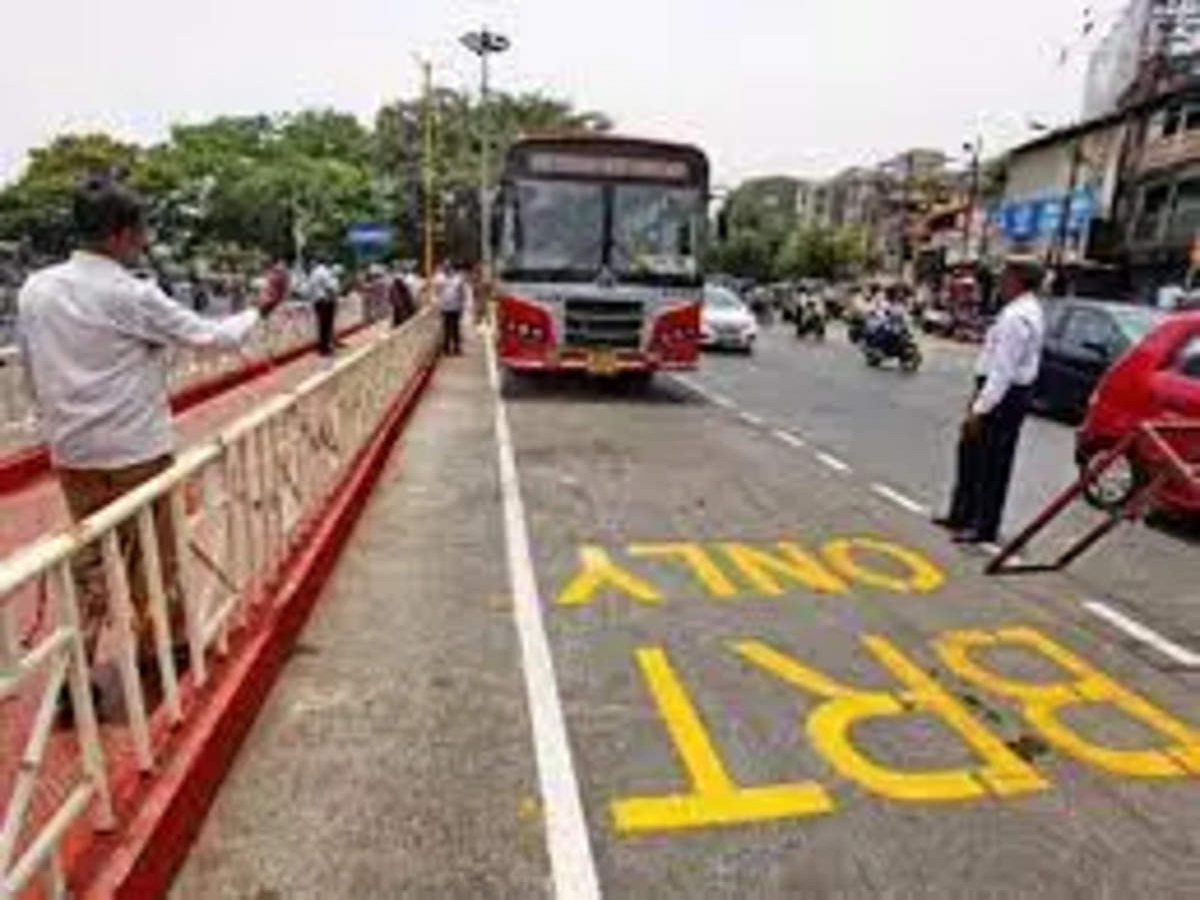 पिंपरीला जमते अन् पुण्यात फसते; पिंपरीत ५० टक्के किलोमीटरवर धावते ‘बीआरटी’, पुण्यात केवळ नावापुरती