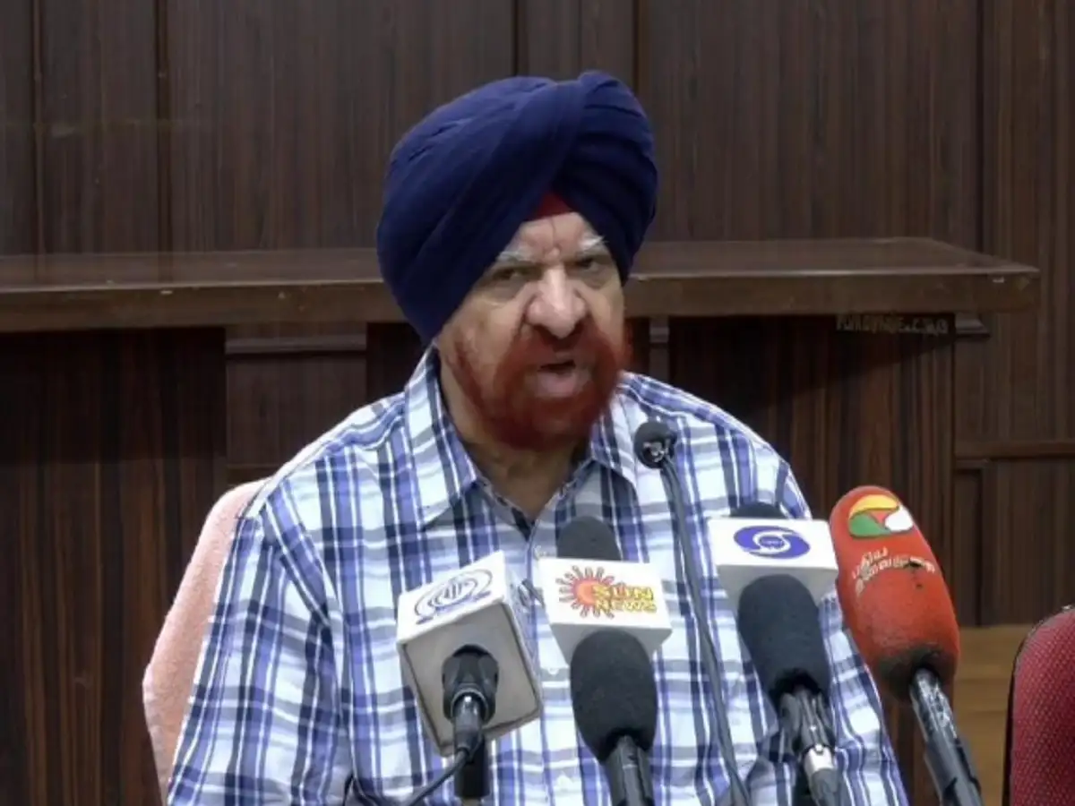 புதுச்சேரி மாணவர்களுக்கு குட் நியூஸ்; இனி பிடித்த நேரத்தில் கல்லூரி விட்டு வெளியேறலாம்! 