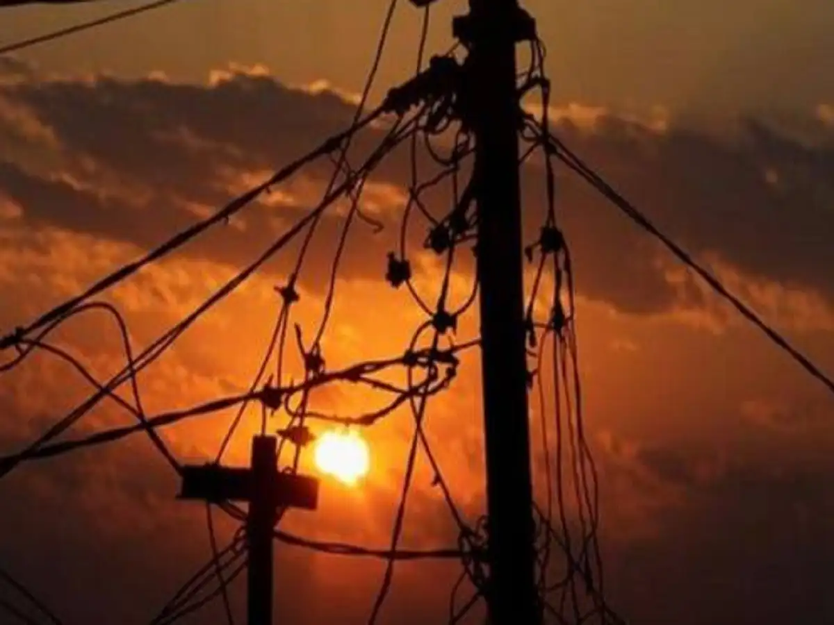 திருப்பூர் அவிநாசியில் நாளை மின்தடை; லிஸ்டில் உங்க ஏரியா இருக்கான்னு பாருங்க! 