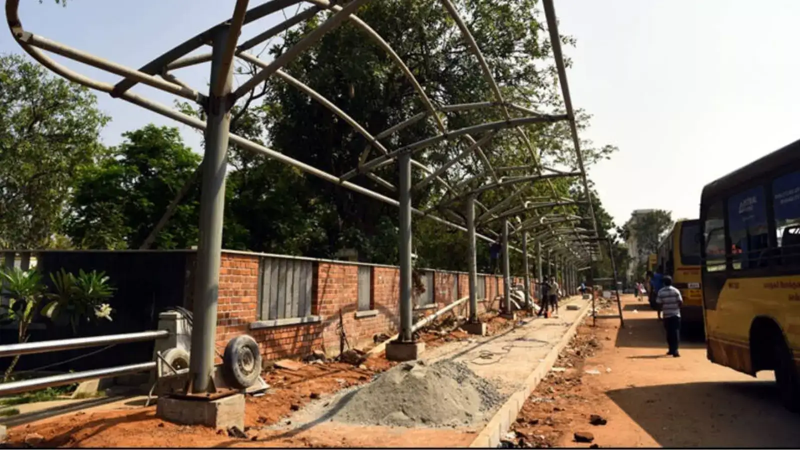 ராயபுரம் பேருந்து நிலையத்தில் இரும்பு மேற்கூரை… 45 நாட்களில் முடிக்க திட்டம்- ரெடியாகும் புதிய வசதிகள்! 