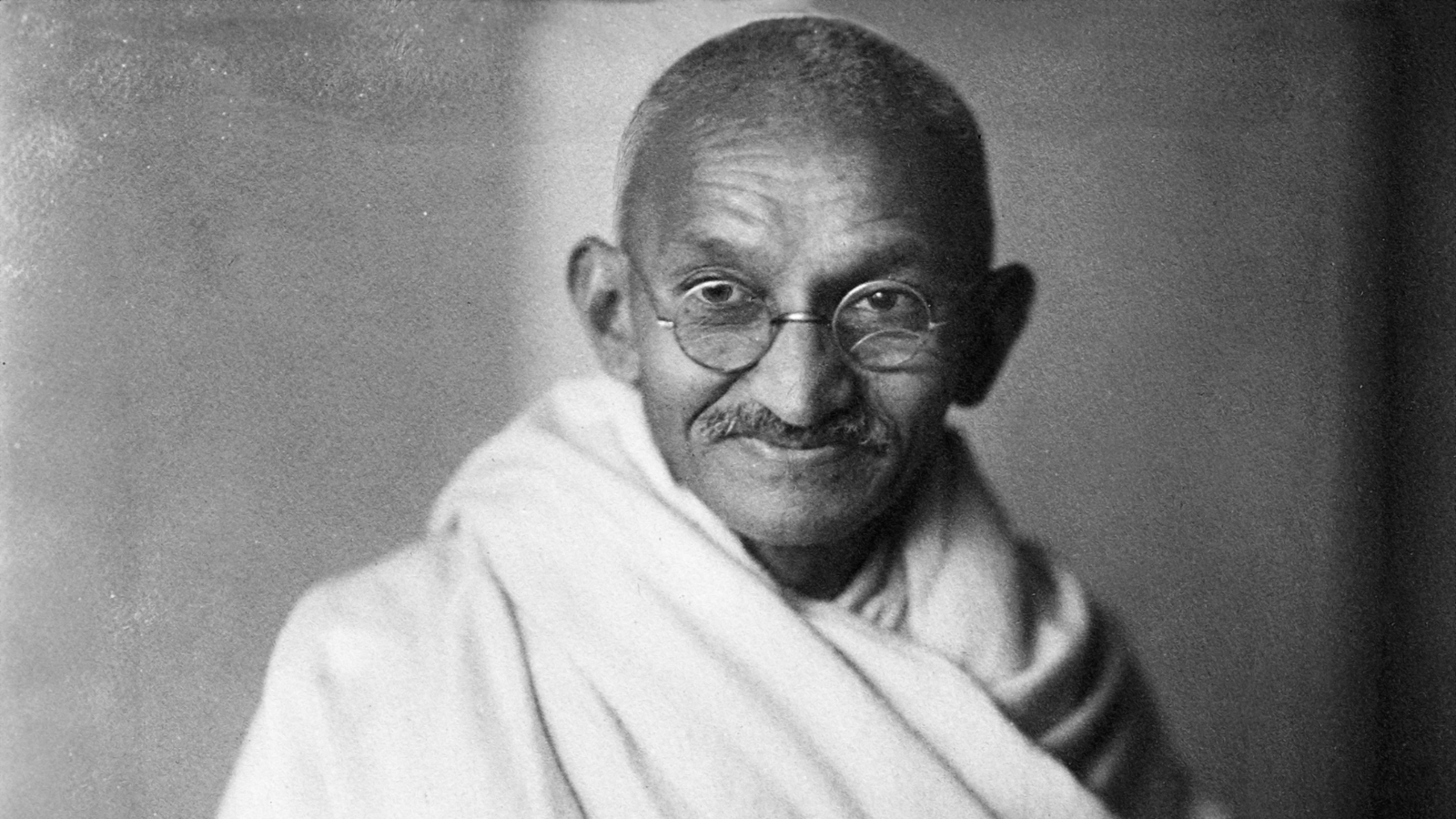 Mahatma Gandhi Degree: You too can become a barrister like 'Bapu', know where this study takes place, how much salary you get