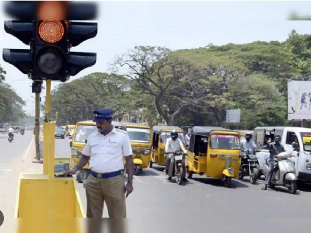 கன்னியாகுமாரியில் இளைஞர் அத்துமீறல்; பொங்கி எழுந்த போக்குவரத்து போலீசார்! 