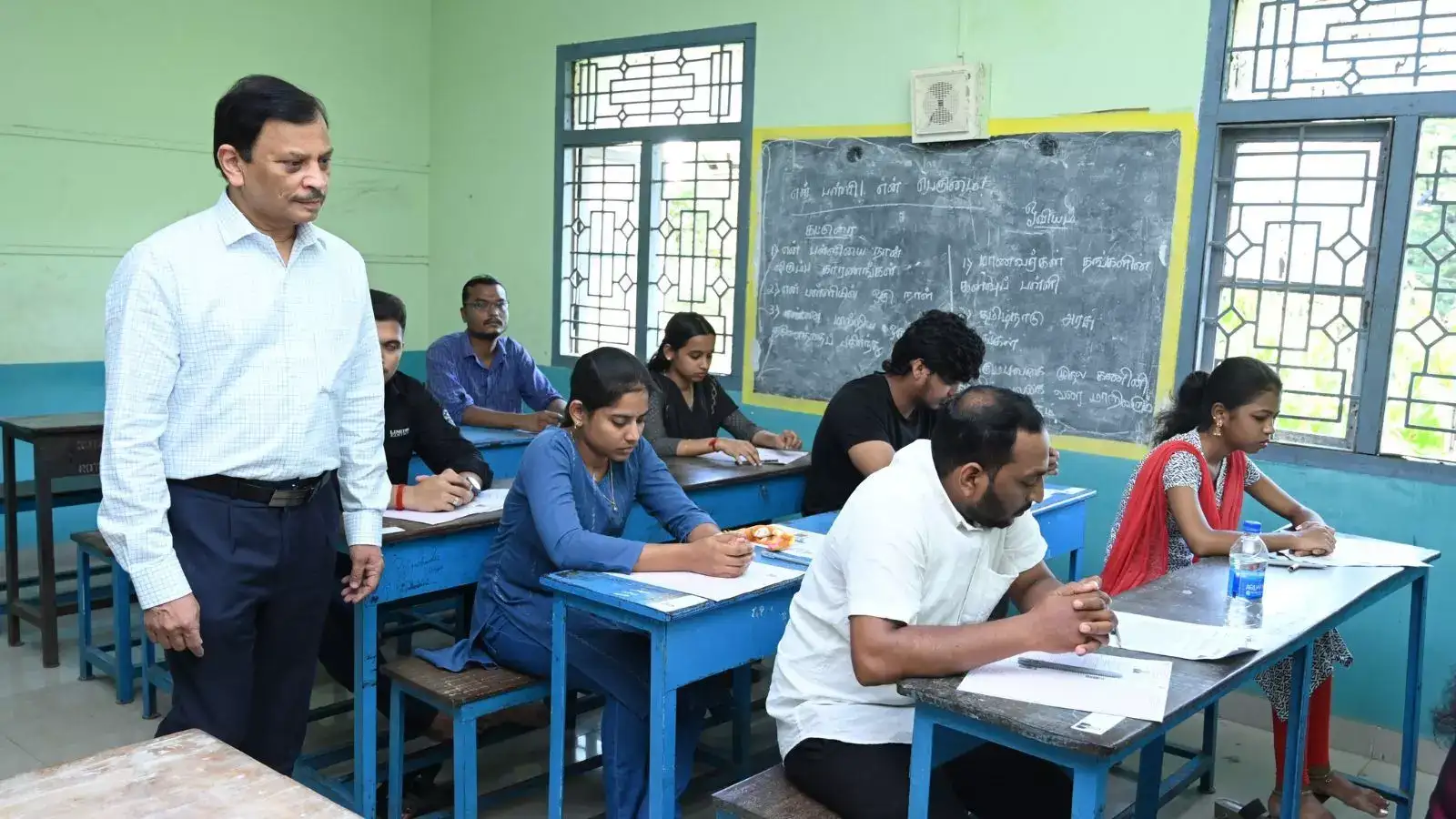 தமிழ்நாட்டில் குரூப் 2, 2ஏ அறிவிப்பு வெளியீடு; 645 இடங்களுக்கு செப்டம்பர் 28 தேர்வு - விண்ணப்பிக்க லிங்க் இதோ 