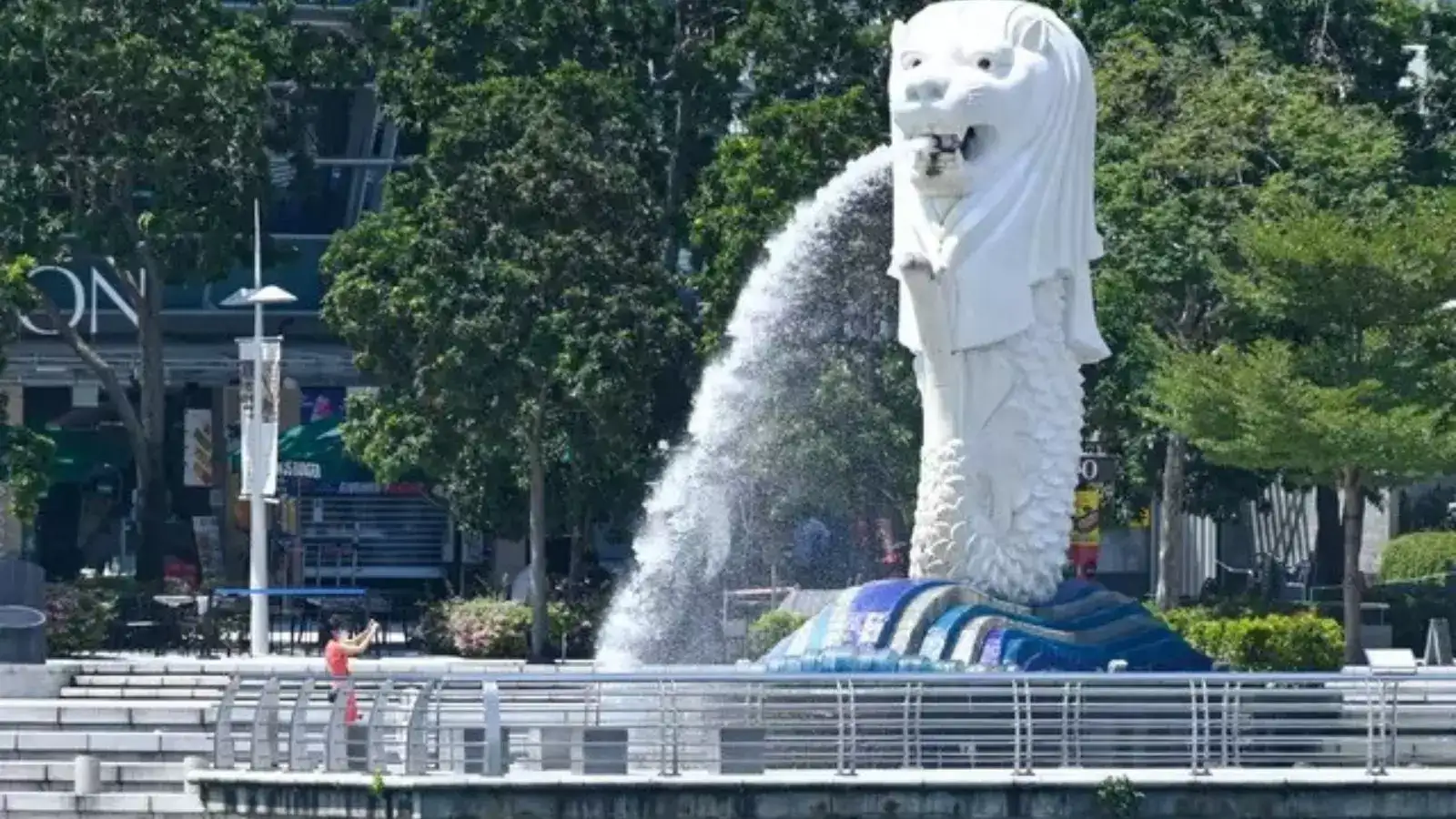 சிங்கப்பூர் மக்களுக்கு வந்த பிரச்சினை... நெருக்கும் தண்ணீர் பயன்பாடு- வருகிறது புது ரூட்! 