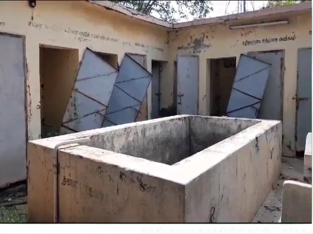 மது அருந்தும் கூடாரமாக மாறிவரும் சுகாதார வளாகம்; நடவடிக்கை எடுக்காத கள்ளக்குறிச்சி மாவட்ட நிர்வாகம்! 