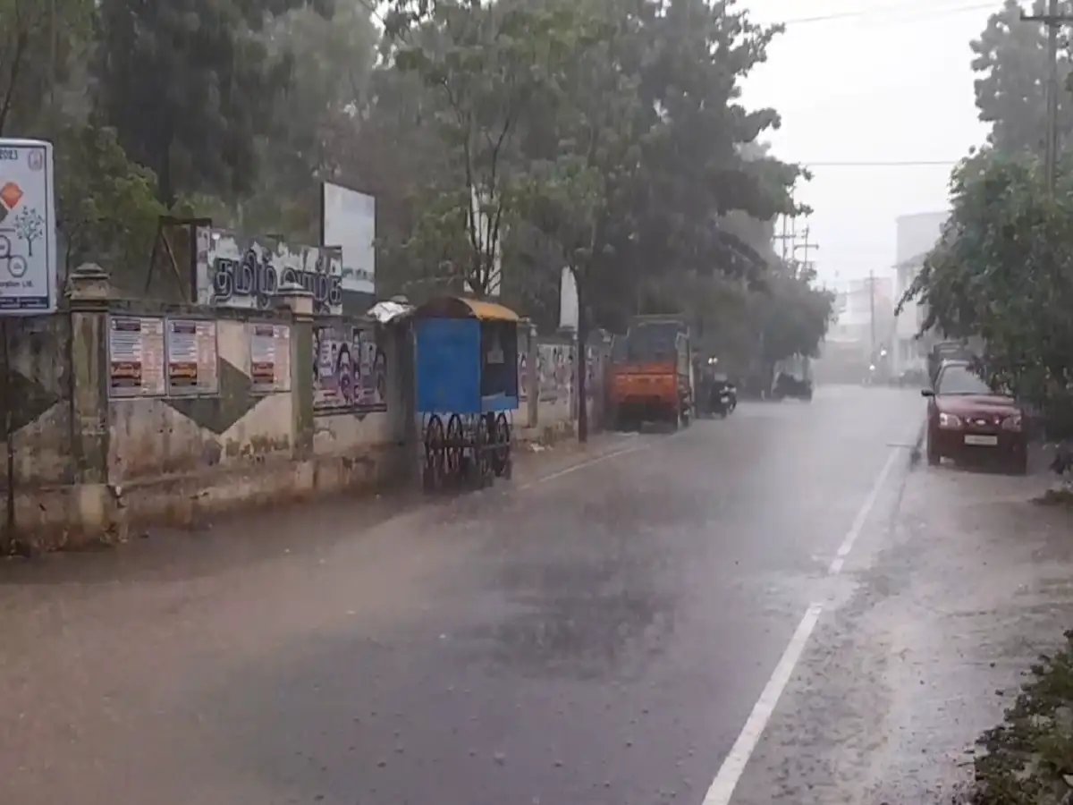 கரூரில் வெளுத்து வாங்கிய கனமழை; விவசாயிகள் மற்றும் பொதுமக்கள் உற்சாகம்! 