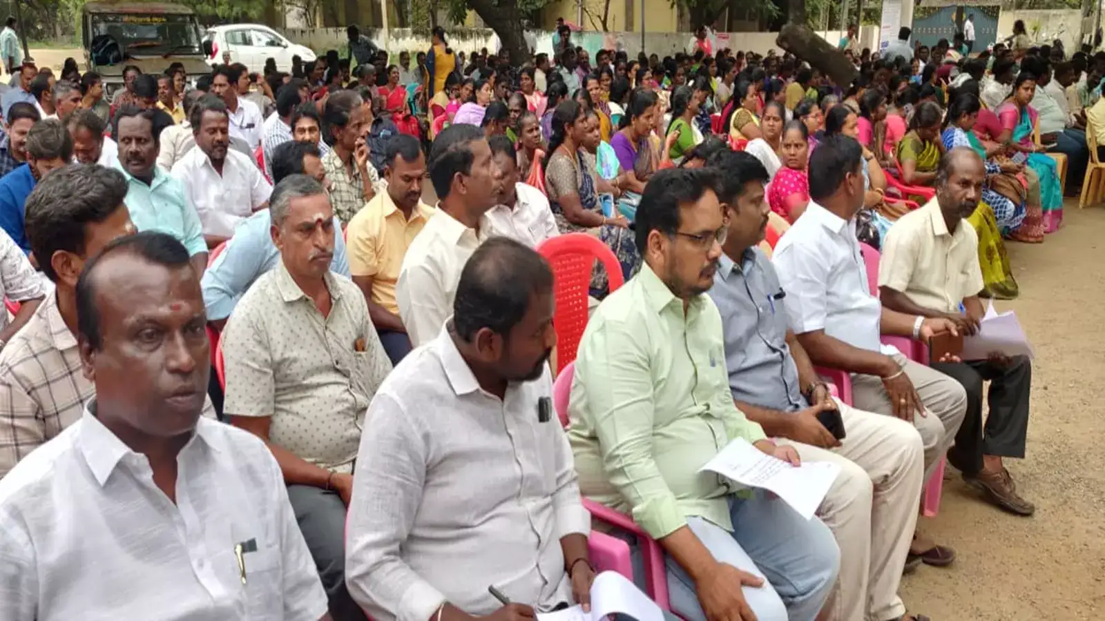 விசிக கொடி கம்பம் விவகாரம்: மதுரையில் 2வது நாளாக அரசு அலுவலர்கள் பணி புறக்கணிப்பு போராட்டம்! 