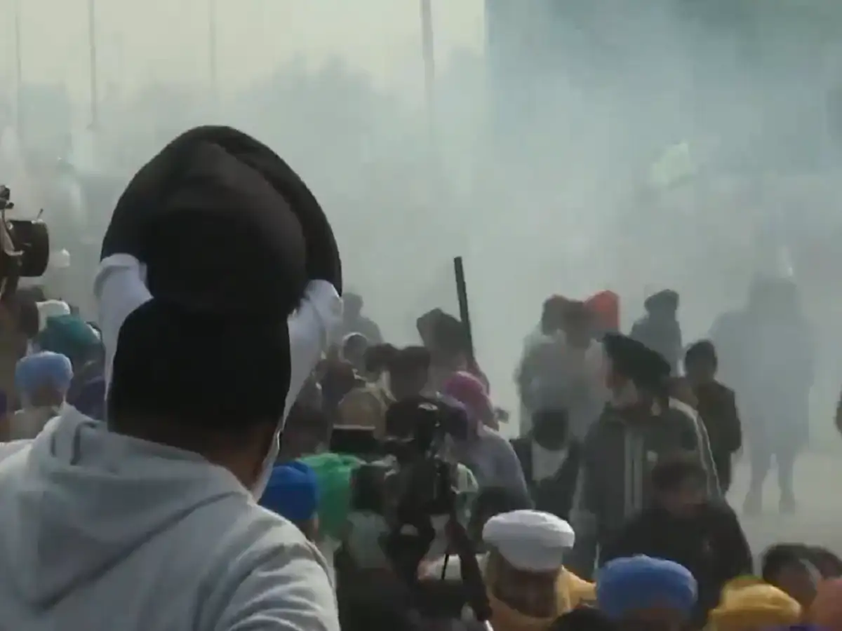 டெல்லி போராட்டம்... விவசாயிகள் மீது கண்ணீர் புகைக் குண்டுகள் வீச்சு... கோரிக்கைகள் இவை தான்... மத்திய அரசு அதிரடி! 