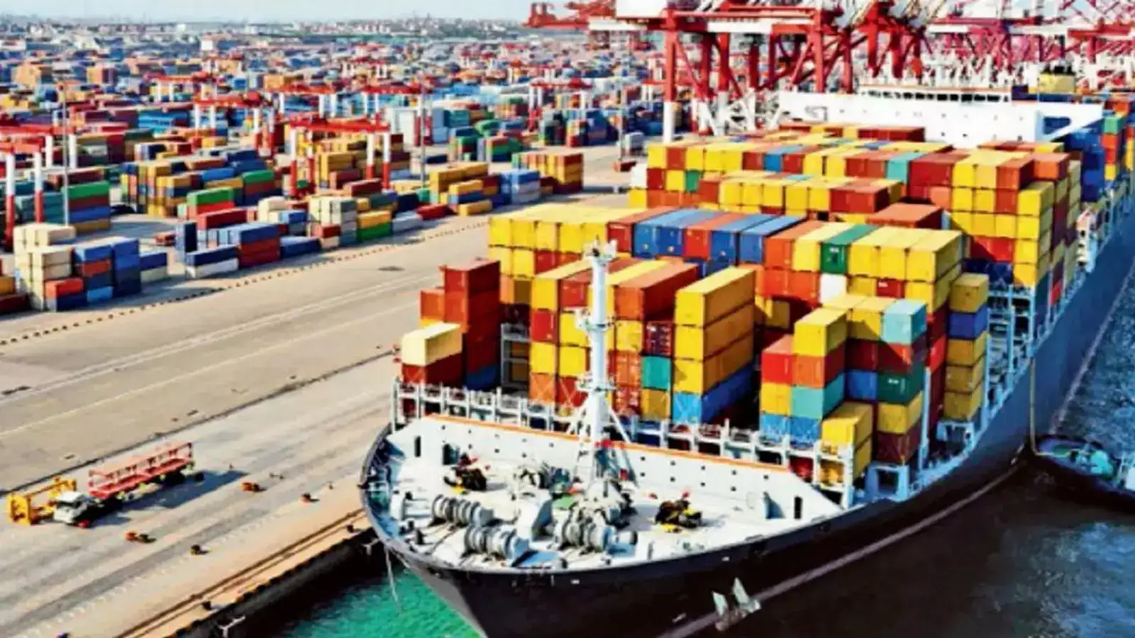 செங்கடல் டூ சூயஸ் கால்வாய் ரூட்... திக் திக் மூடில் சரக்கு கப்பல்கள்... தாறுமாறா எகிறும் செலவு! 