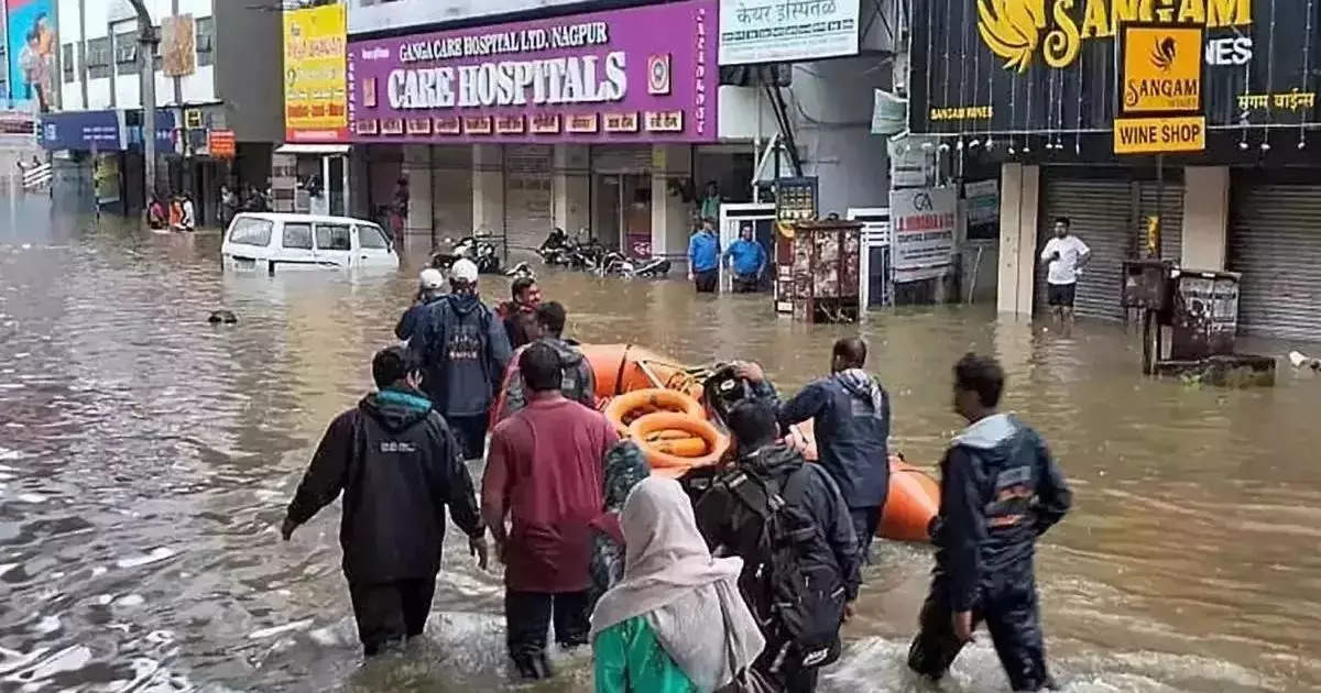 अंबाझरी पूरग्रस्तांना १० लाखांची मदत द्या, न्यायालयाची मनपा, राज्य सरकारला नोटीस,काय घडलं?