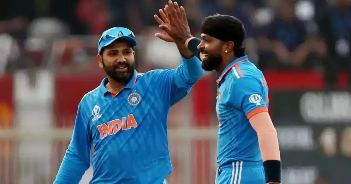 രോഹിതിന്റെ വാക്കുകൾ ശ്രദ്ധയോടെ കേൾക്കുന്ന ഹർദിക് പാണ്ഡ്യ; മുംബൈ ഇന്ത്യൻസ് പങ്കുവെച്ച വീഡിയോ വൈറൽ