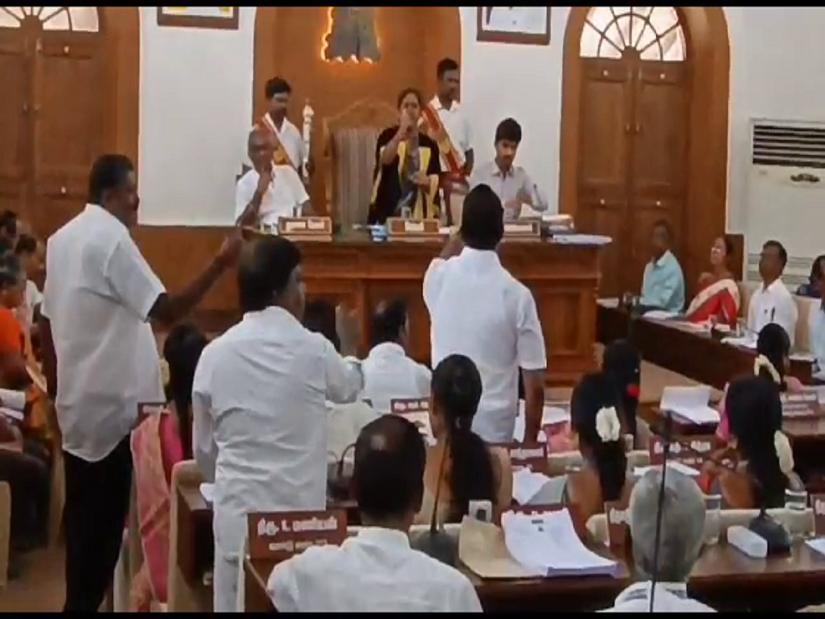 Corporation Council Meeting,கோவையில் வெடித்த சர்ச்சை...மேயரை பார்த்து மிரண்ட மாமன்ற கூட்டம் - mayor speech went viral in dmk corporation council meeting in coimbatore - Samayam Tamil