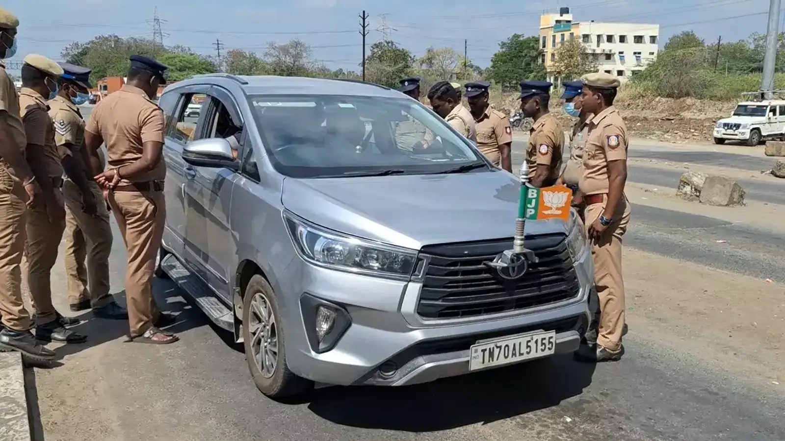 பாஜக ஆர்ப்பாட்டம் எதிரொலி! ஸ்ரீபெரும்புதூர் சுங்கச்சாவடியில் தீவிர வாகன சோதனை! 