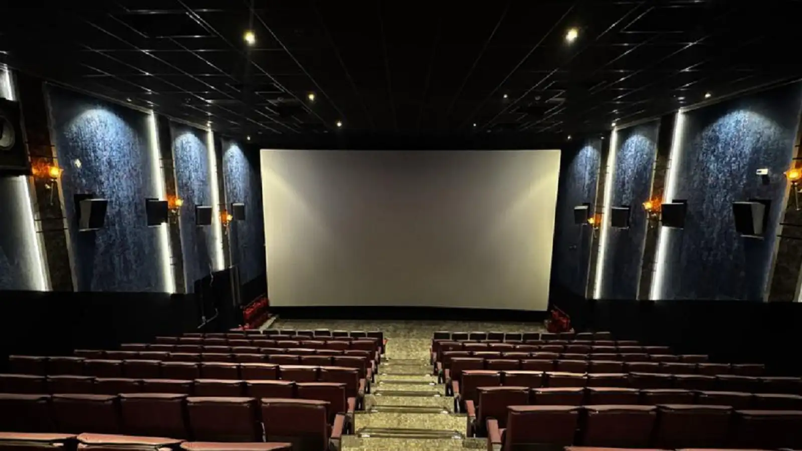 டால்பி அட்மாஸ் ஒலி அமைப்புடன் மெருகேற்றப்பட்ட சினிமா திரையரங்கம்...எங்கனு தெரியுமா? 