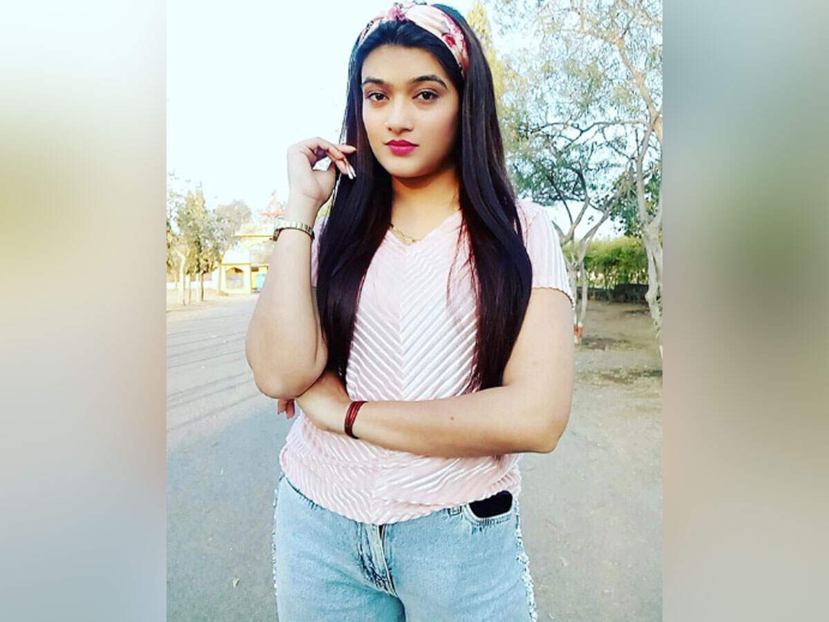 Bhojpuri Actress Madhu Singh Rajput Hot Pics,मधु सिंह राजपूत: भोजपुरी  ऐक्ट्रेस जिसके चेहरे से नजर नहीं हटती, यकीं नहीं तो देखिए तस्वीरें - movie  new and hot pics of bhojpuri ...