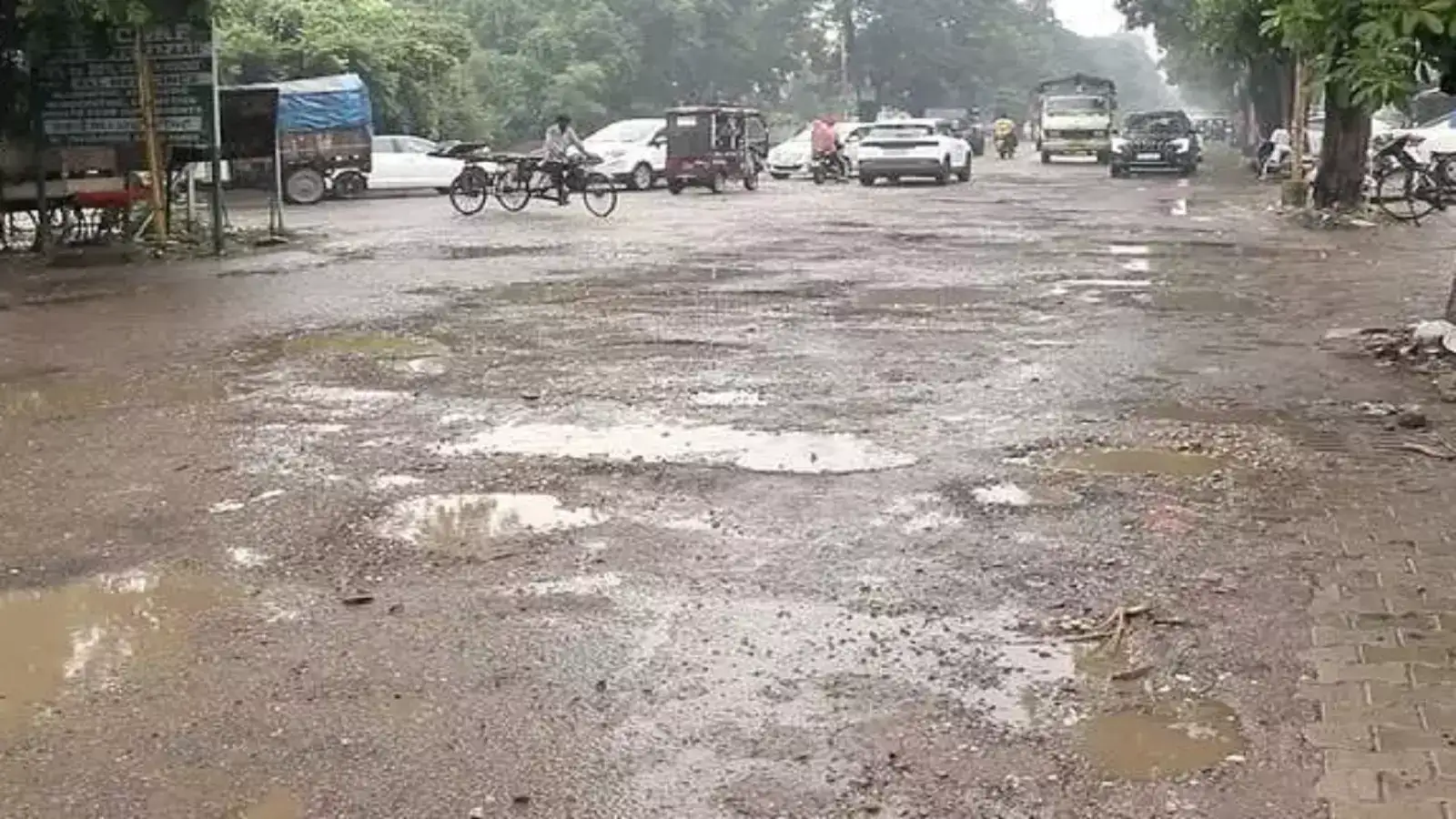 சென்னையில் மழையால் சேதமடைந்த சாலைகள் எப்போது சீரமைக்கப்படும்? 