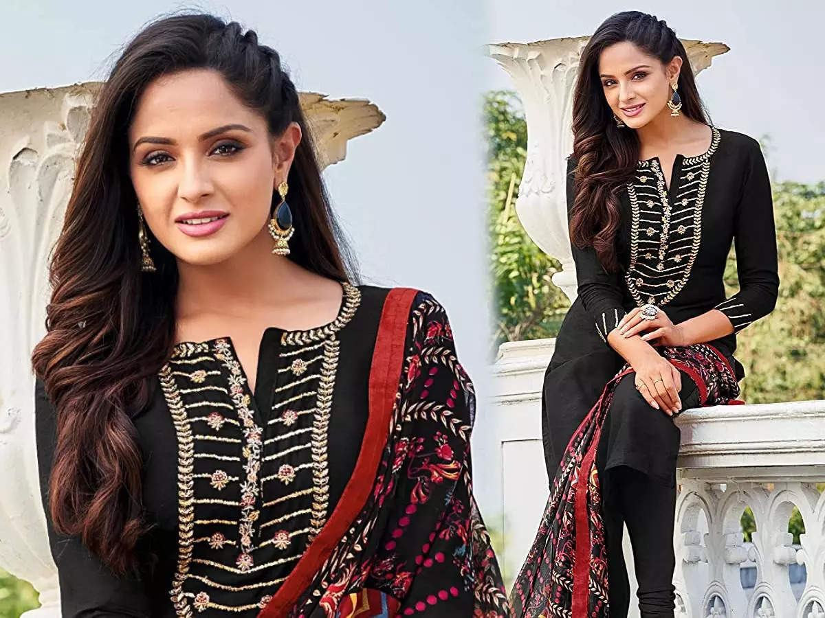 Buy Embroidered Velvet Anarkali Suit In Black Colour Online - LSTV03981 |  Andaaz Eid Store
