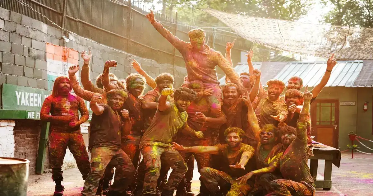 குல்லா இல்லாத சிவகார்த்திகேயன்.. முதன்முறையாக வெளியான 'எஸ்கே 21' லுக்: தீயாய் இருக்கே.! 