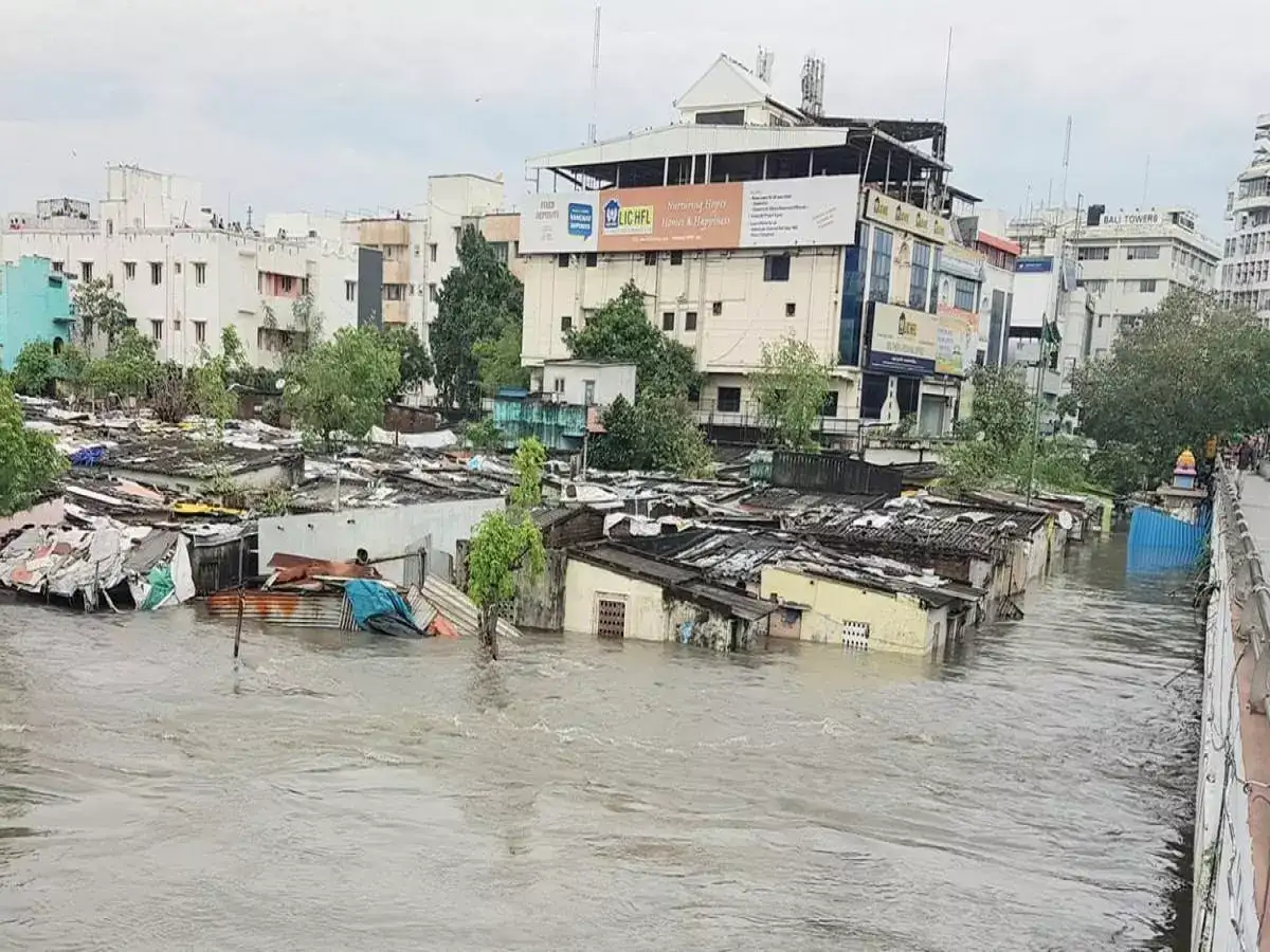 Cyclone Michaung: ஆந்திராவில் நிலச்சரிவு.. சென்னையில் இன்றும் தொடரும் மழை! 