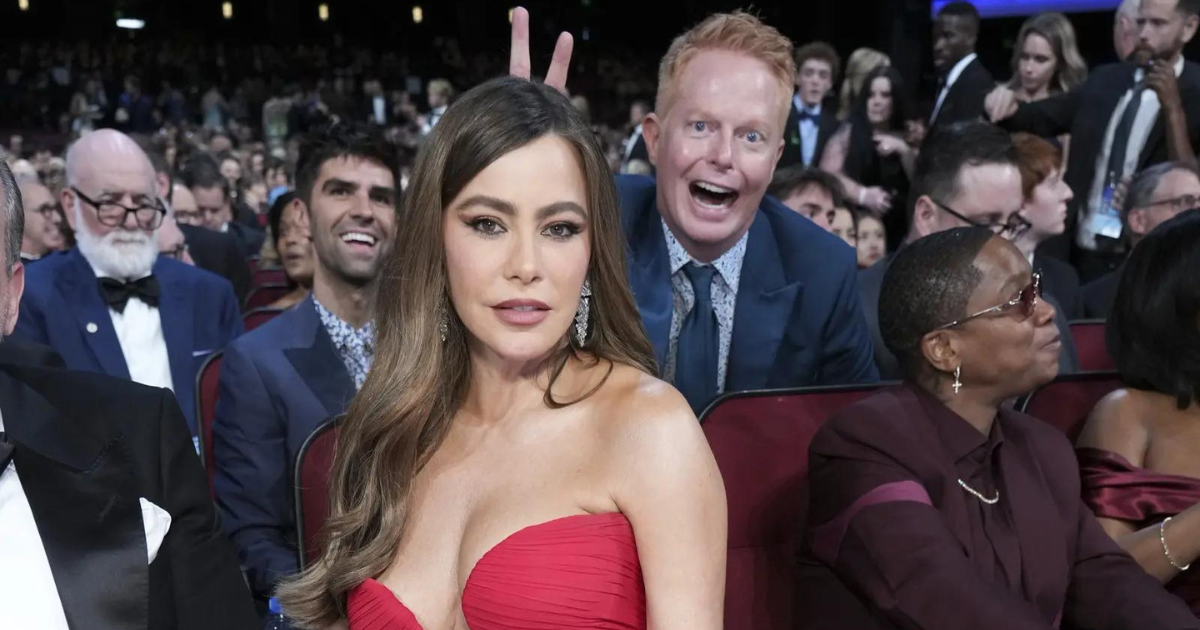 Sofia Vergara Steals the Show at the 76th Emmy Awards: A Look That Left Everyone in Awe