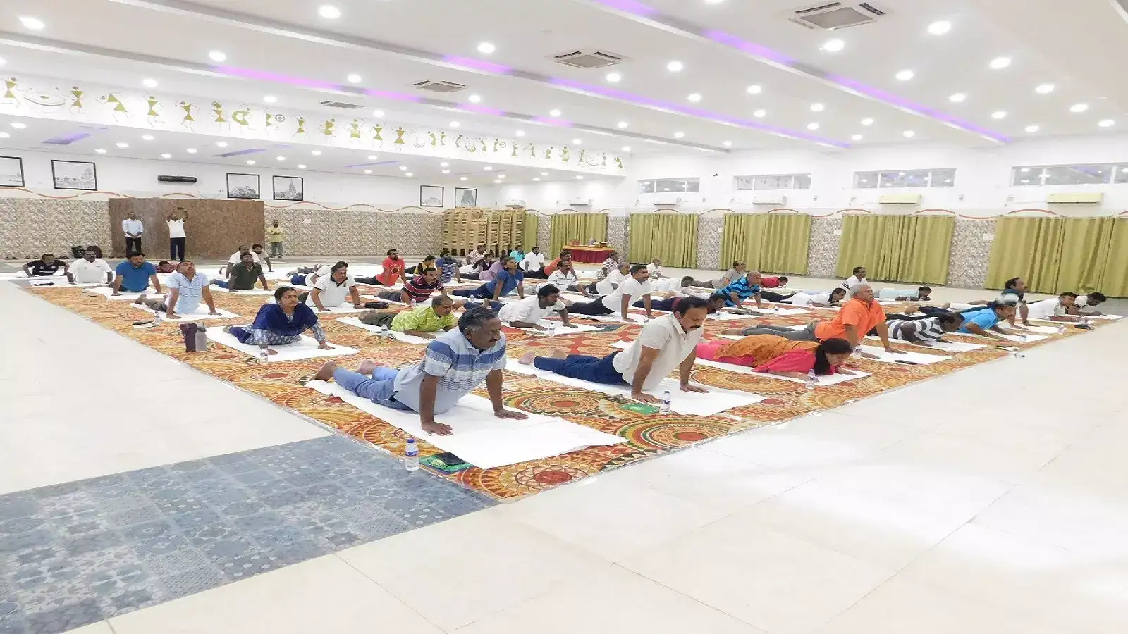சர்வதேச யோகா தினம் : திருச்சியில் பல்வேறு இடங்களில் யோகா நிகழ்ச்சி-அதிகாரிகள் உள்பட பலர் பங்கேற்பு! 