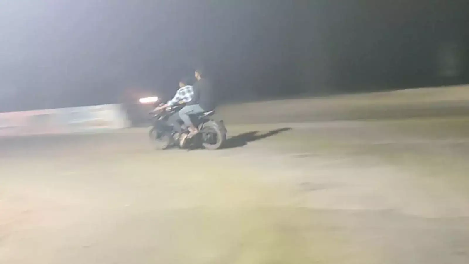 புத்தாண்டு 2025: மதுரையில் தடையை மீறி ரேஸ்... 39 பேர் மீது பாய்ந்த வழக்கு! 