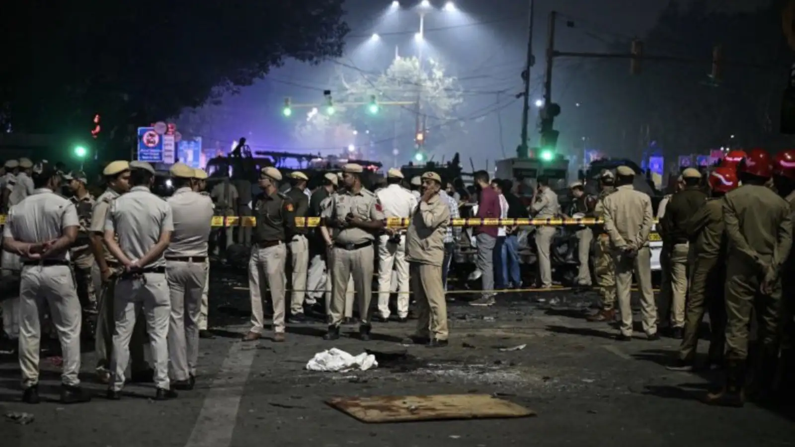 டெல்லி குண்டுவெடிப்பு எதிரொலி.. பலத்த பாதுகாப்பு.. தடயவியல் அதிகாரிகள் சோதனை! 