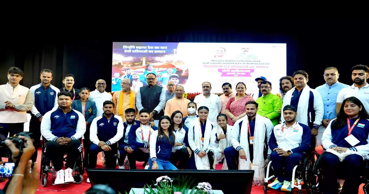 CM Yogi Adityanath Awards Rs. 22.70 Crore to Olympians and Paralympians, Announces Job Opportunities for Medal Winners