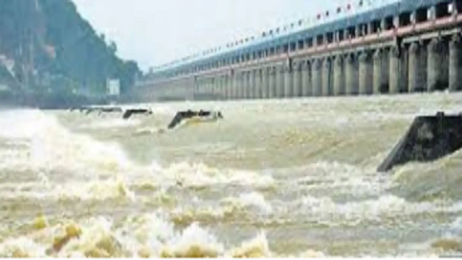 அமராவதி நீர்ப்பிடிப்பு பகுதிகளில் கனமழை;கொள்ளிடம் ஆற்றங்கரையோர மக்களுக்கு வெள்ள அபாய எச்சரிக்கை.....! 