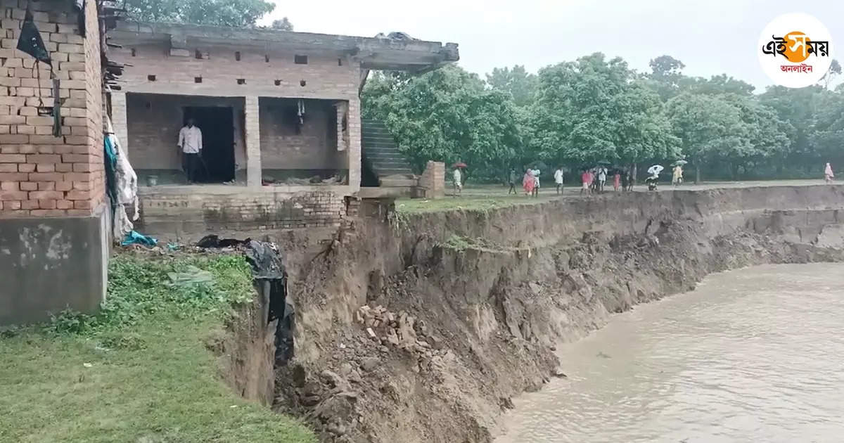 গঙ্গায় তলিয়ে গেল পাকা বাড়ি ও জমি, আতঙ্কে সামসেরগঞ্জের ধানঘরার বাসিন্দারা – murshidabad shamshergunj 2 house and land drawn in ganga