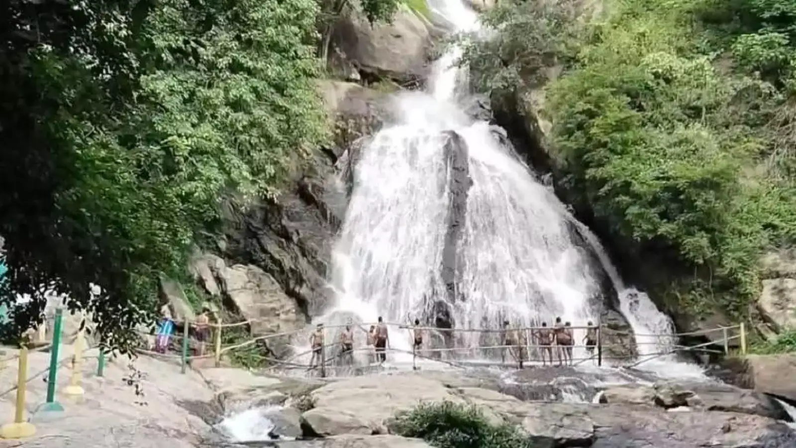 ஆழியார் கவியருவியில் குளிக்க அனுமதி... சுற்றுலா பயணிகள் மகிழ்ச்சி! 