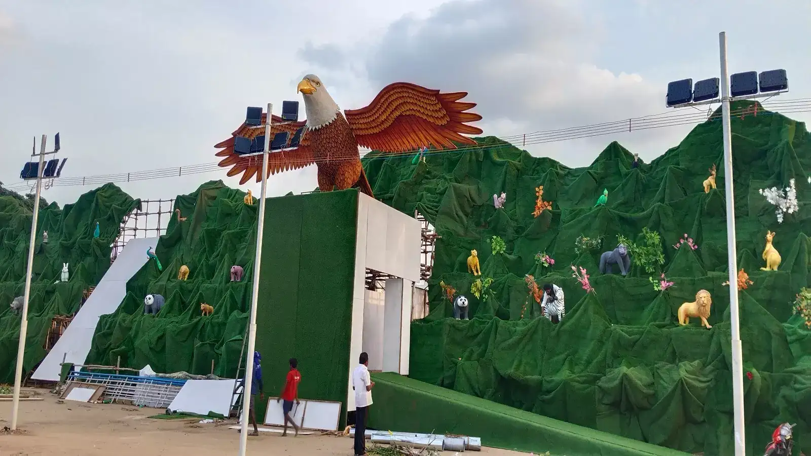 கோவையில் ஜங்கிள் வேர்ல்டு பொருட்காட்சி: ஸ்னோ, பேய் வீடு... மிஸ் பண்ணாம என்ஜாய் பண்ணுங்க! 