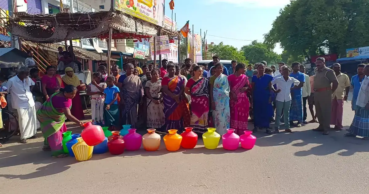 தர்மபுரி: 4 மாதமாக குடிநீர் இல்லாமல் தவிப்பு - காலி குடங்களுடன் சாலையில் இறங்கிய பொதுமக்கள் 