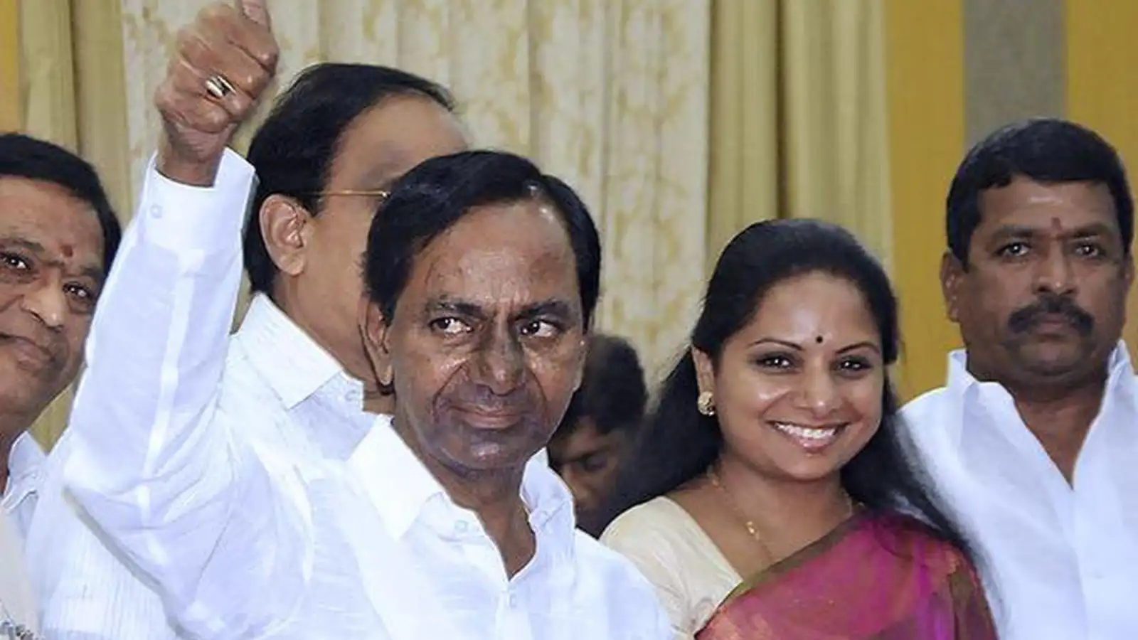 பாரத ராஷ்டிர சமிதி கட்சியில் உட்கட்சி பூசல்... தலைவர் பதவிக்கு அடித்துக் கொள்ளும் வாரிசுகள்! 