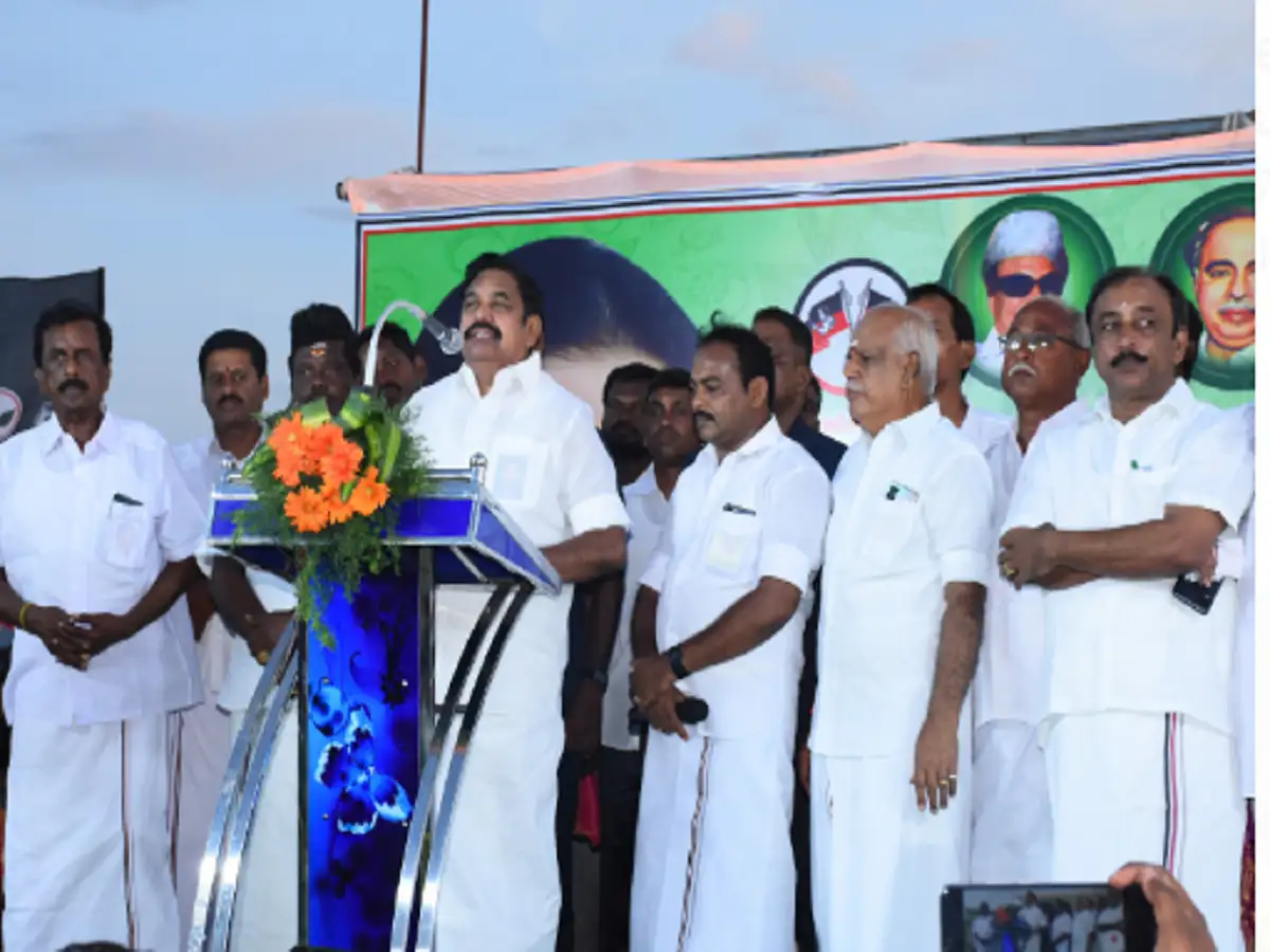 ஸ்டாலின் குடும்பத்துக்கும் மட்டும் பட்டா போட்டு கொடுத்திருக்கா? - கொதித்த எடப்பாடி..! 