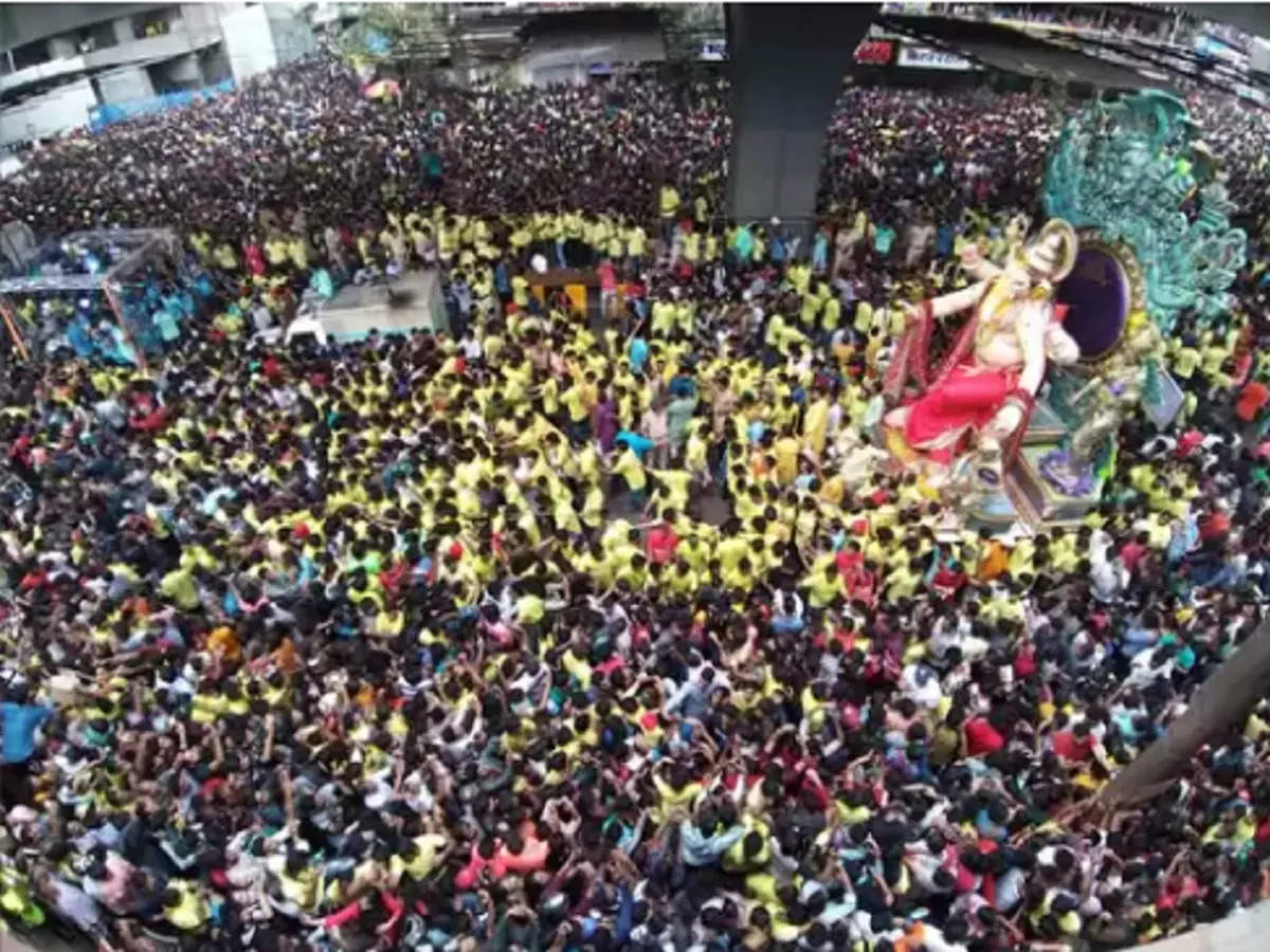 मुंबईत २ दिवस रस्त्यांवर गर्दी उसळणार; ४०हून अधिक गणेश मंडळांचा आगमन सोहळा, वाहतुकीत बदल?