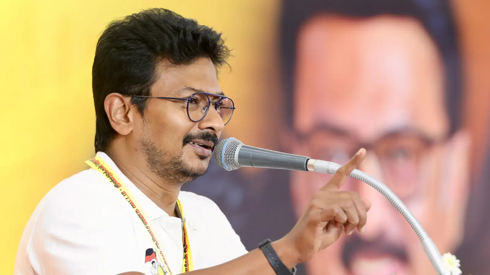 கை நம்மை விட்டு போகாது… காங்கிரஸ் – தவெக கூட்டணி கணக்கு… உடைத்து பேசிய உதயநிதி ஸ்டாலின்! 